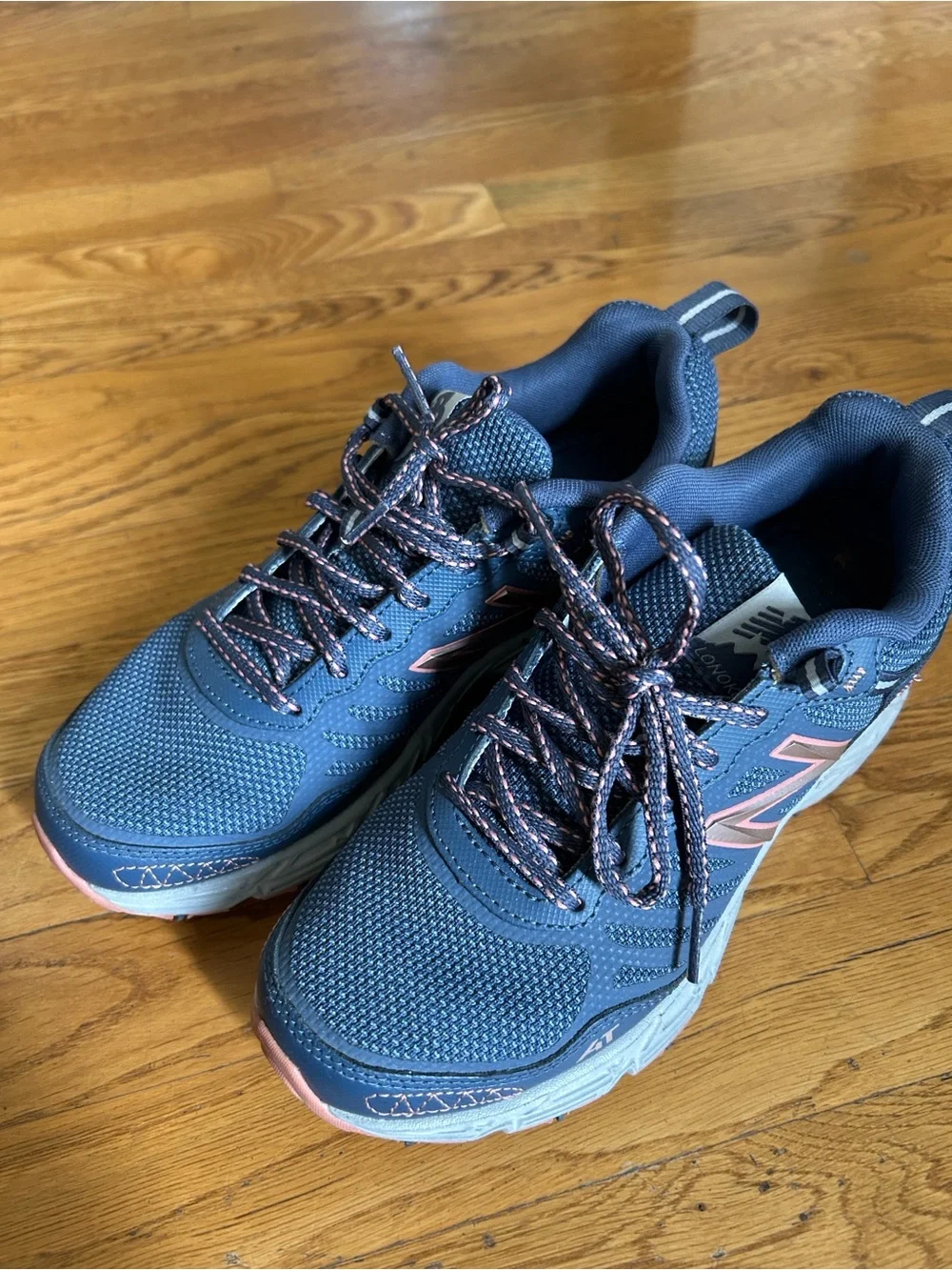 New Balance Women's All terrain trail blue Sneakers - Picture 2 of 8